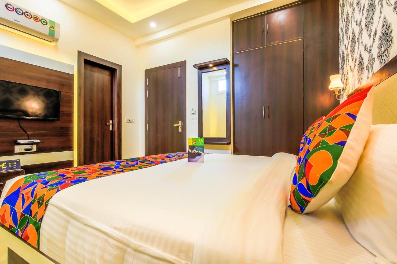Fabhotel Star Of Taj Restobar Fatehabad Road آغْرا المظهر الخارجي الصورة